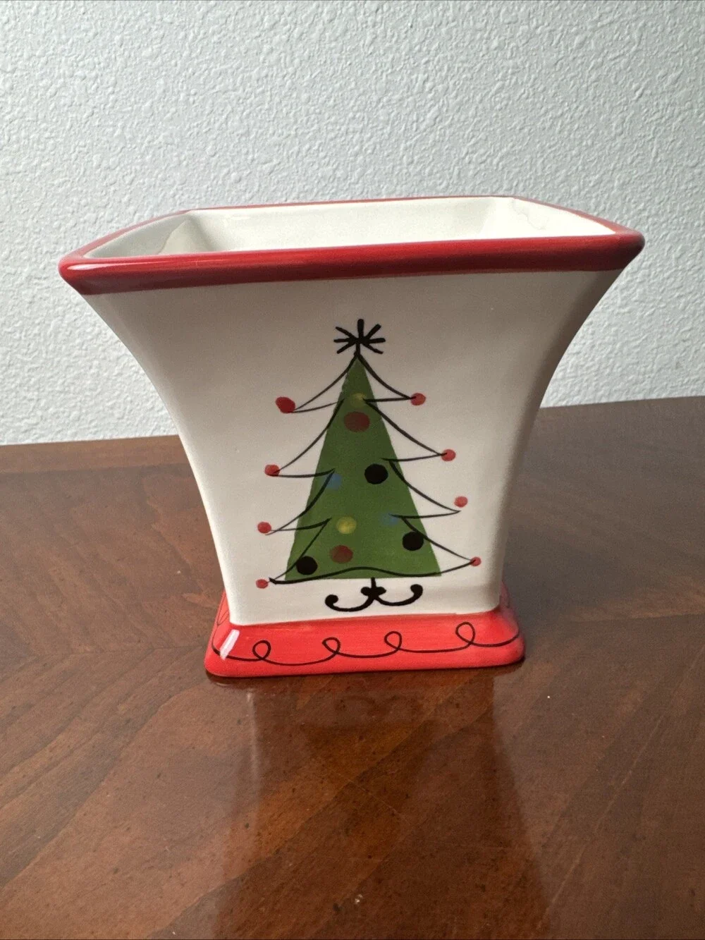 Retro Vintage Vibe Christmas Tree Motif Holiday Floral Container Vase FTD